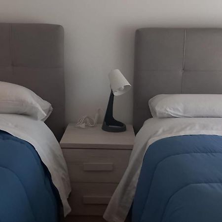 60sqm 2 bedroom, 1 private bathroom Apartament in Aeroportul Fiumicino Exterior foto
