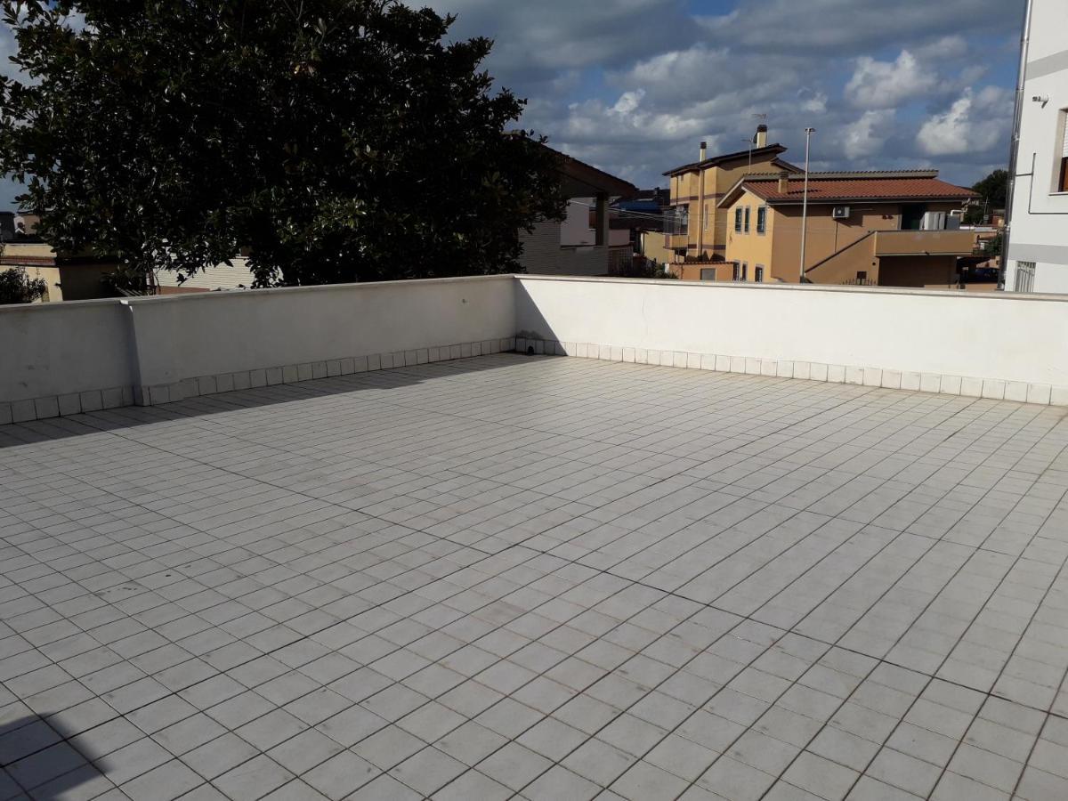 60sqm 2 bedroom, 1 private bathroom Apartament in Aeroportul Fiumicino Exterior foto