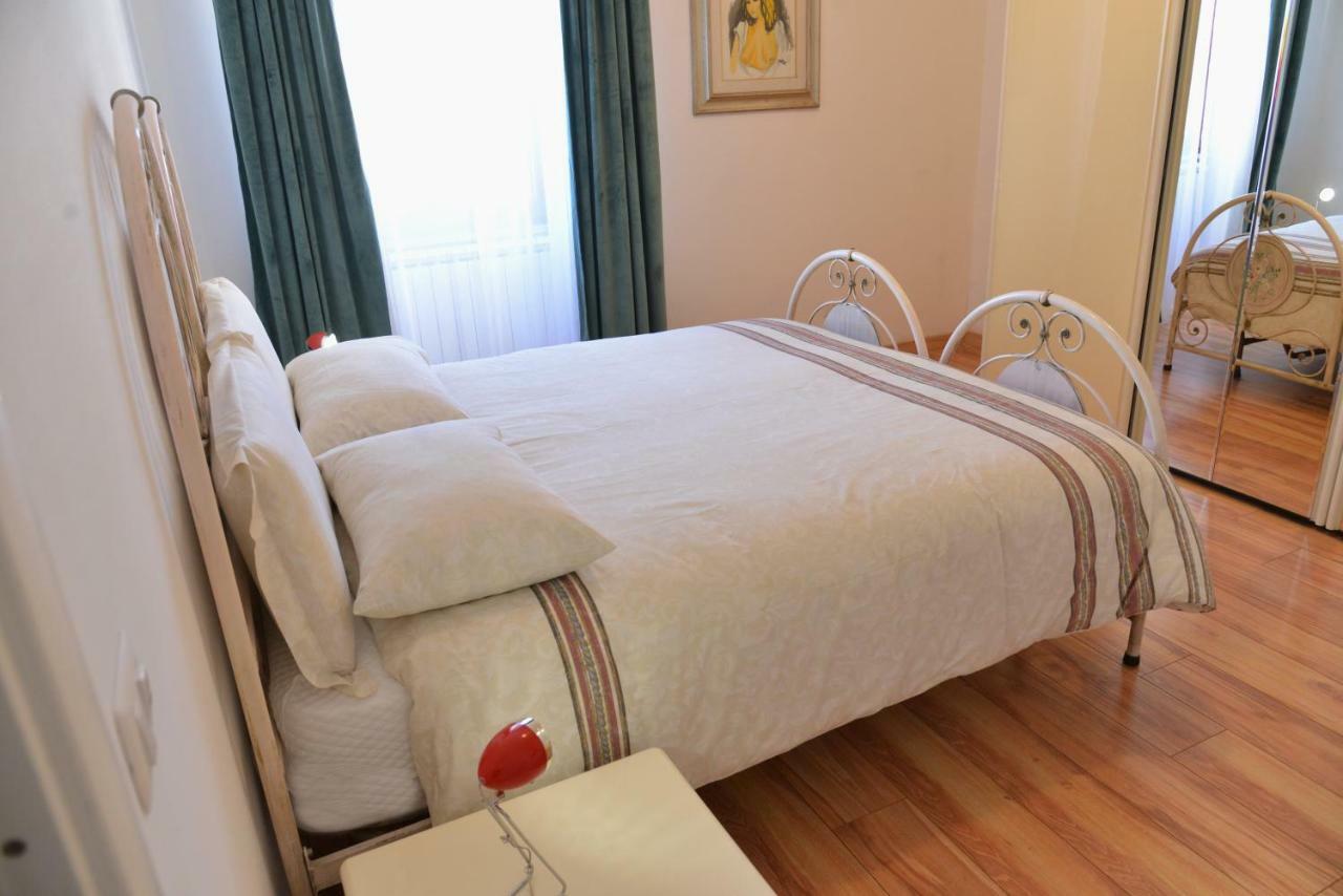 60sqm 2 bedroom, 1 private bathroom Apartament in Aeroportul Fiumicino Exterior foto