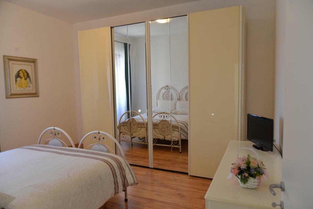 60sqm 2 bedroom, 1 private bathroom Apartament in Aeroportul Fiumicino Exterior foto