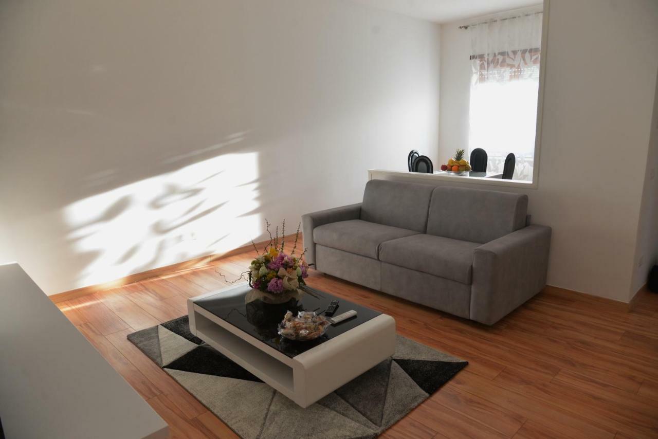 60sqm 2 bedroom, 1 private bathroom Apartament in Aeroportul Fiumicino Exterior foto