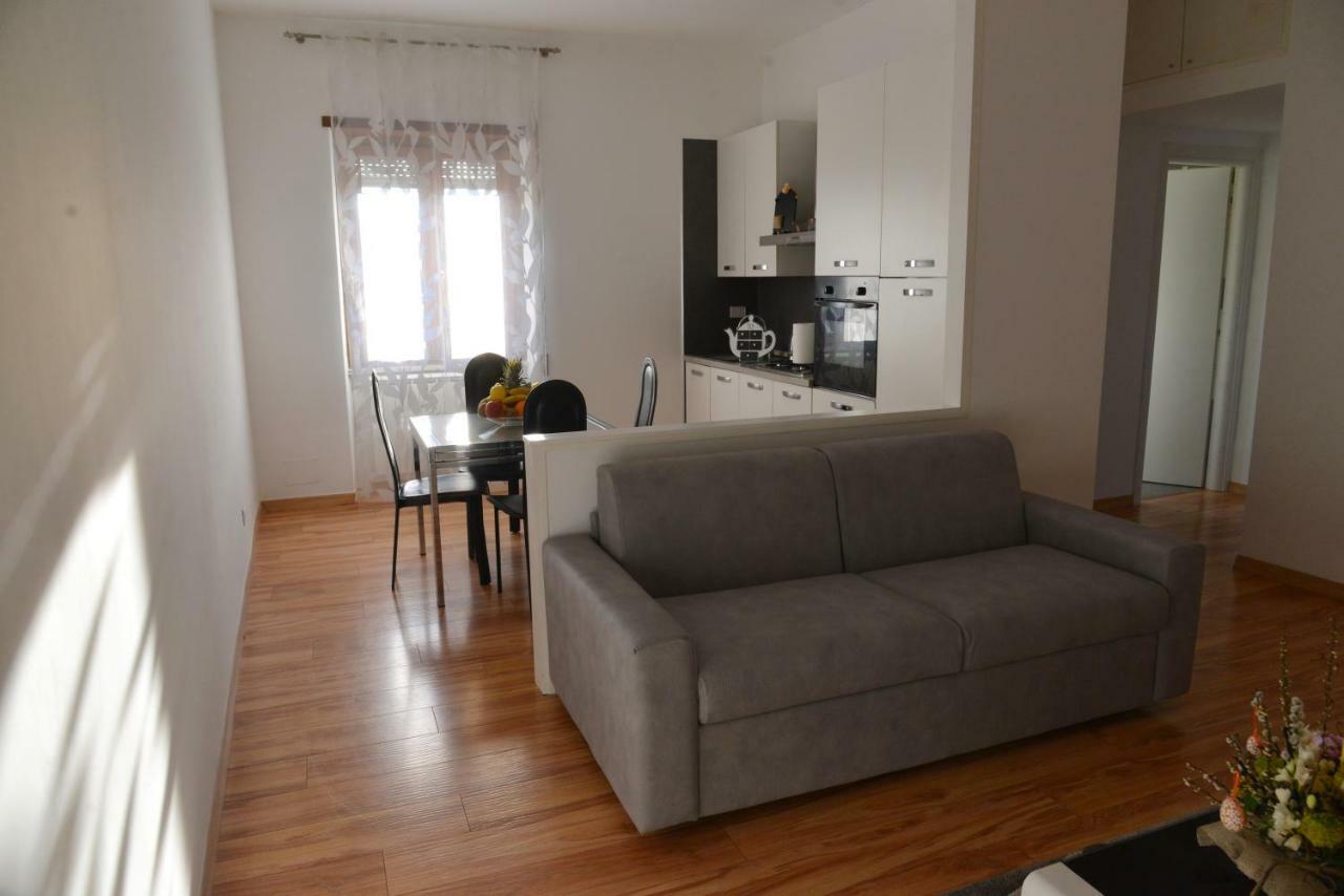 60sqm 2 bedroom, 1 private bathroom Apartament in Aeroportul Fiumicino Exterior foto