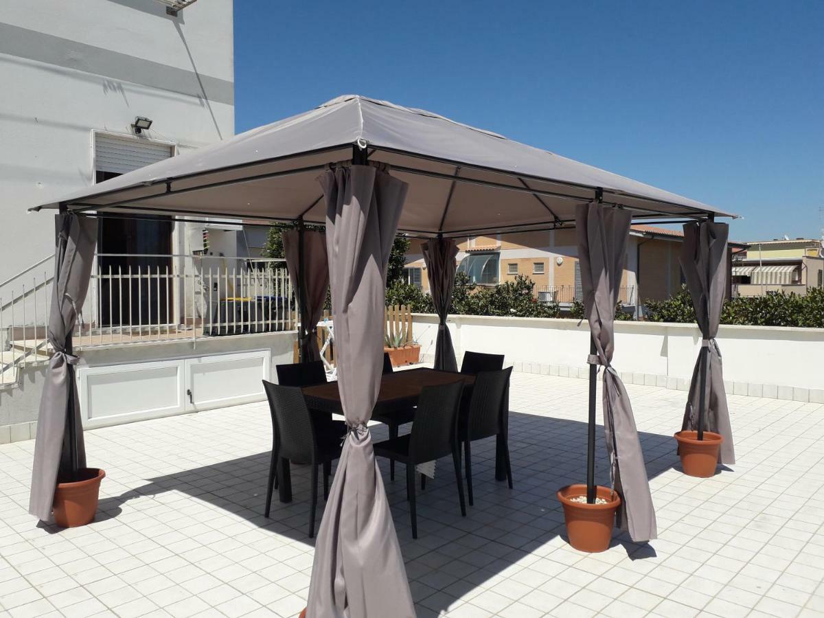 60sqm 2 bedroom, 1 private bathroom Apartament in Aeroportul Fiumicino Exterior foto