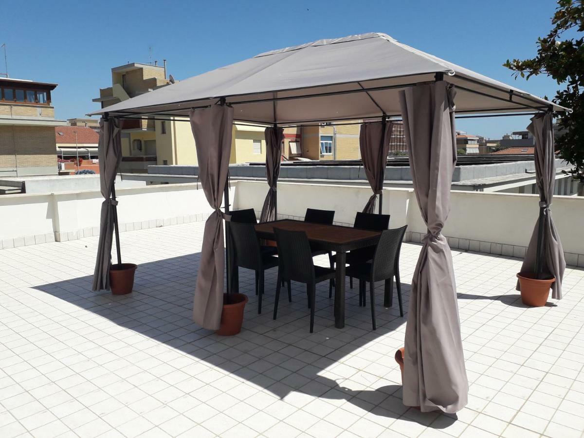 60sqm 2 bedroom, 1 private bathroom Apartament in Aeroportul Fiumicino Exterior foto